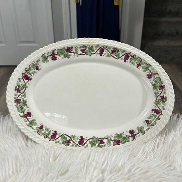 HARKER OLDEST POTTERY BARN ROYAL GADROON VINTAGE PLATES - Picture 2 of 6